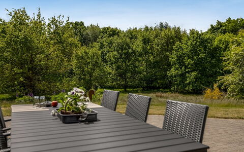 Truels - 30Km from the Sea: Møbel, Udendørs Møbler, Bord, Udendørs Bord, Stol, Køkken & Spisebord, Skygge, Have, Gårdhave, Hårdttræ