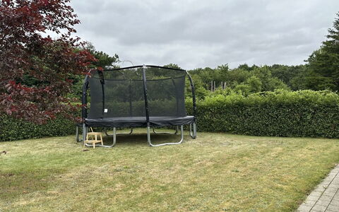 Truels - 30Km from the Sea: Trampolin, Trampolinspring - Udstyr Og Materiel, Net, Have, Skygge, Lawn, Mesh, Trampolinspring, Gård, Udendørs Møbler