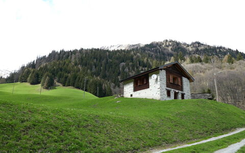 Rustico Carcarida: Græs, Hus, Hjem, Sommerhus, Landskab, Tag, Landdistrikt, Highland, Bakke, Land Lot