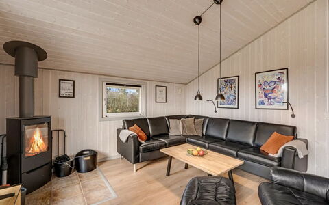 Seba - 1Km to the Fjord: Træ, Gulvbelægning, Stue, Couch, Etage, Loft, Hjem, Trægulve, Hårdttræ