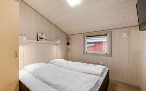 Seba - 1Km to the Fjord: Træ, Loft, Etage, Indretning, Soveværelse, Gulvbelægning, Værelse, Bejdse, Seng, Hårdttræ