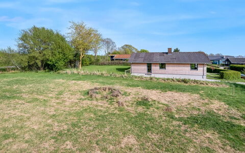 Fridoline - 450M from the Sea: Græs, Græs-, Land Lot, Sommerhus, Landdistrikt, Eng, Garden Bygninger, Have, Skur