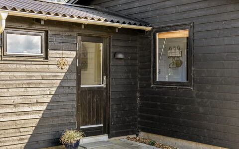 Arnkil - 250M from the Sea: Tag, Hus, Hjem, Sommerhus, Dør, Sidespor, Dæk, Veranda, Planke, Hårdttræ