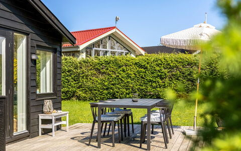 Arnkil - 250M from the Sea: Tag, Hus, Hjem, Sommerhus, Dør, Sidespor, Dæk, Veranda, Planke, Hårdttræ