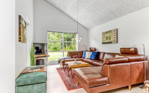 Varpu - 1.5Km from the Sea: Estate, Skygge, Indkørsel, Stuehus
