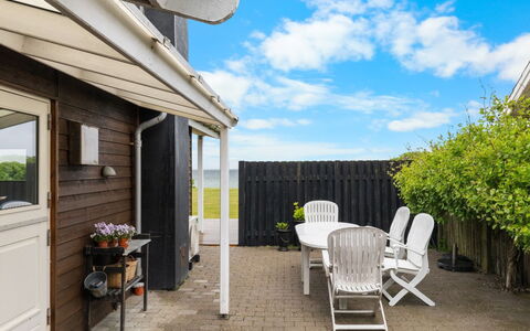 Dimo - 20M from the Sea: Græs, Græs-, Land Lot, Sommerhus, Landdistrikt, Eng, Garden Bygninger, Have, Skur