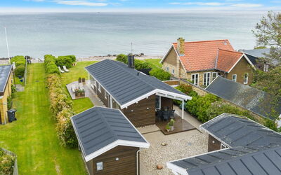 Dimo - 20M from the Sea