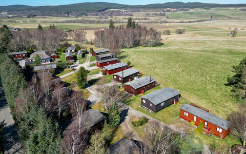 Lodge 8: Græs, Hus, Boligområde, Landskab, Tag, Almindeligt, Hjem, Landdistrikt, Land Lot, Sommerhus