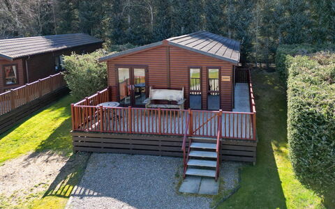 Lodge 2: Bejdse, Sommerhus, Have, Hårdttræ, Dæk, Svømmepøl, Garden Bygninger, Gård, Bjælkehytte, Eco Hotel