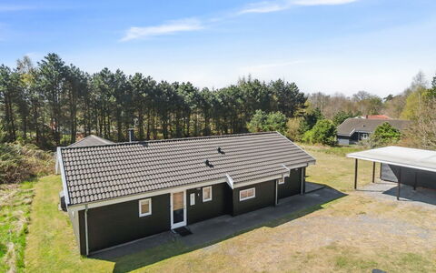 Edna - 500M from the Sea: Træ, Gulvbelægning, Indretning, Etage, Møbel, Trægulve, Værelse, Loft, Bejdse, Hårdttræ
