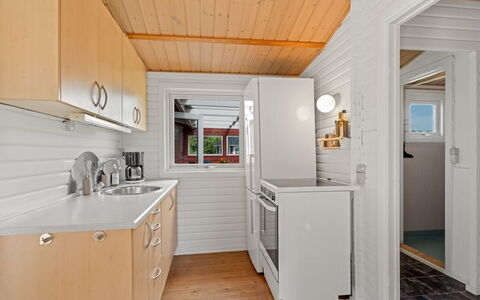 Oona - 700M from the Sea: Tag, Skur, Sommerhus, Garden Bygninger, Sidespor, Hårdttræ