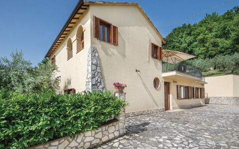 Casa Rosmarino, Ac, Wifi, Narni: Hus, Hjem, Boligområde, Dør, Sommerhus, Estate, Landscaping, Indkørsel, Hacienda, Altan