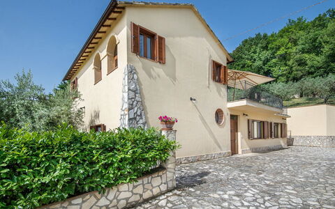 Casa Alloro, Ac, Wifi, Narni: Hus, Boligområde, Hjem, Dør, Sommerhus, Estate, Have, Landscaping, Altan, Hacienda