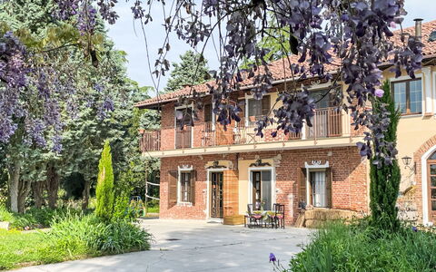 Asti 50: Hjem, Lejlighed, Altan, Estate, Skygge, Villa, Eco Hotel, Veranda, Landscaping, Mansion