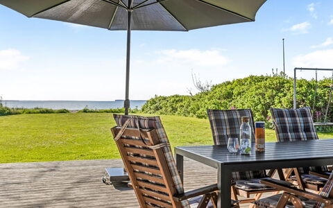 Ørn - 5M from the Sea: Estate, Skygge, Indkørsel, Stuehus