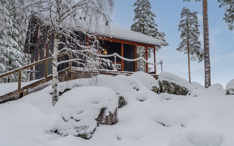Blue Lake Villa: Seng, Møbel, Soveværelse, Indretning, Sengetøj, Sengetøj, Gulvbelægning, Træ, Etage, Værelse