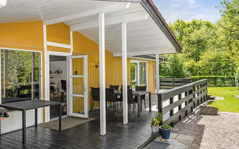 Frethi - 30Km from the Sea: Træ, Veranda, Hjem, Sommerhus, Dæk, Skygge, Estate, Sidespor, Hårdttræ, Gård