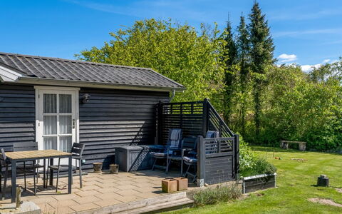 Welma - 200M from the Sea: Udendørs Møbler, Møbel, Sommerhus, Hjem, Stol, Sidespor, Have, Garden Bygninger, Udendørs Bord, Bunddække