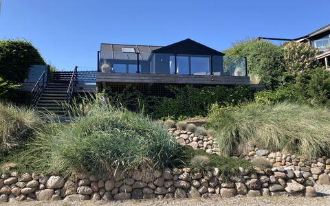 Valia - 20M from the Sea: Græs, Græs-, Land Lot, Sommerhus, Landdistrikt, Eng, Garden Bygninger, Have, Skur
