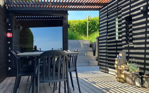 Valia - 20M from the Sea: Græs, Græs-, Land Lot, Sommerhus, Landdistrikt, Eng, Garden Bygninger, Have, Skur