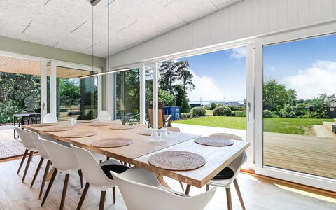 Arjuna - 750M from the Sea: Træ, Hjem, Veranda, Dæk, Hårdttræ, Tag, Bejdse, Trægulve, Eco Hotel