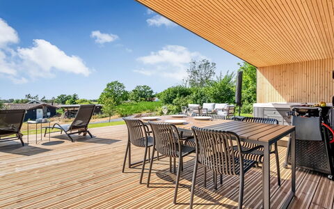 Arjuna - 750M from the Sea: Træ, Hjem, Veranda, Dæk, Hårdttræ, Tag, Bejdse, Trægulve, Eco Hotel