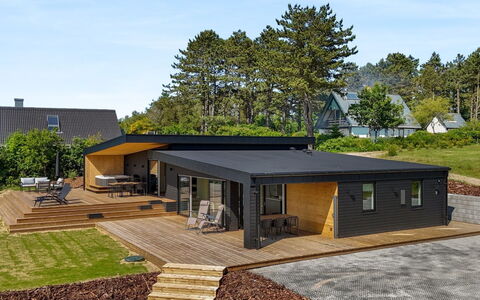 Arjuna - 750M from the Sea: Træ, Hjem, Veranda, Dæk, Hårdttræ, Tag, Bejdse, Trægulve, Eco Hotel