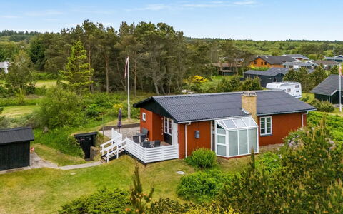Kaare - 250M from the Sea: Møbel, Udendørs Møbler, Bordservice, Bord, Drinkware, Stol, Udendørs Bord, Mad, Flaske