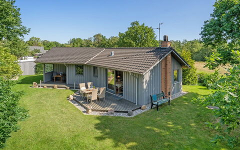 Steffenie - 250M from the Sea: Træ, Hjem, Veranda, Dæk, Hårdttræ, Tag, Bejdse, Trægulve, Eco Hotel