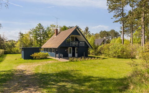 Naina - 200M from the Sea: Blå, Svømmepøl, Møbel, Udendørs Møbler, Udvej, Stol, Skygge, Eco Hotel, Blomsterkrukke