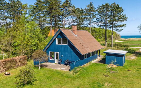 Naina - 200M from the Sea: Blå, Svømmepøl, Møbel, Udendørs Møbler, Udvej, Stol, Skygge, Eco Hotel, Blomsterkrukke