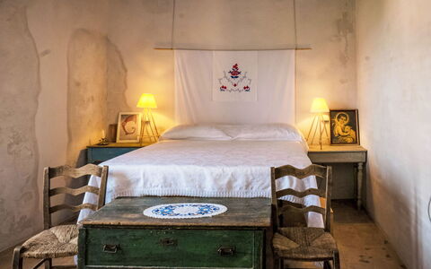Chiarotti: Møbel, Væg, Soveværelse, Gulvbelægning, Indretning, Etage, Seng, Sengetøj, Sengetøj, Bed Frame
