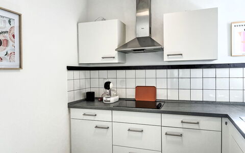 Apartment Magdalena: Køkken, Countertop, Cabinetry, Køkken Apparat, Indretning, Gulvbelægning, Køkkenvask, Større Bandage, Håndvask, Tap
