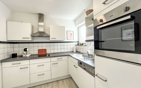 Apartment Magdalena: Køkken, Køkken Apparat, Countertop, Cabinetry, Større Bandage, Gulvbelægning, Indretning, Husholdningsapparat, Komfur, Etage