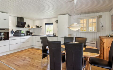 Alia - 30Km from the Sea: Estate, Skygge, Indkørsel, Stuehus