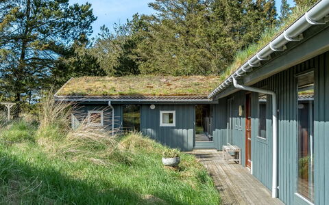 Markvor - 700M from the Sea: Møbel, Hav, Stol, Skygge, Altan, Udendørs Møbler, Eco Hotel, Kyst, Dæk, Bejdse