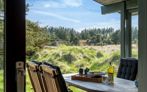 Markvor - 700M from the Sea: Estate, Skygge, Indkørsel, Stuehus
