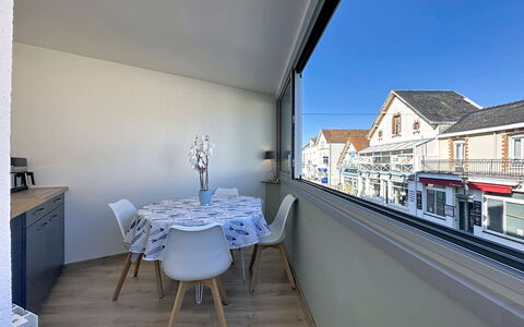 Résidence de la Mer: Blad, Vegetationen, Busk, Have, Plantesamfund, Landscaping, Vedplante, Lawn, Skygge, Gård