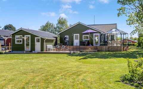 Naya - 500M from the Sea: Hus, Hjem, Sommerhus, Tag, Land Lot, Lawn, Landdistrikt, Veranda, Estate, Sidespor