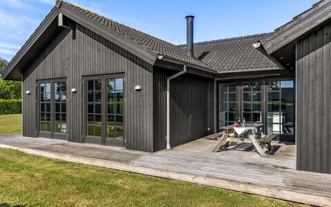 Annina - 250M from the Sea: Hus, Tag, Hjem, Sommerhus, Estate, Stuehus, Villa, Veranda, Sidespor