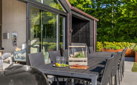 Goesta - 250M from the Sea: Estate, Skygge, Indkørsel, Stuehus