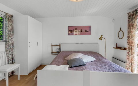 Tobias - 45M to the Fjord: Seng, Møbel, Indretning, Sengetøj, Soveværelse, Sengetøj, Væg, Gulvbelægning, Etage, Loft