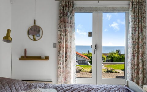 Tobias - 45M to the Fjord: Hus, Hjem, Dør, Tag, Sommerhus, Estate, Have, Skygge, Sidespor, Gård