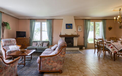 Maison Pasteur: Træ, Veranda, Bejdse, Dæk, Hegn, Skygge, Altan, Baluster, Hårdttræ, Gelænder