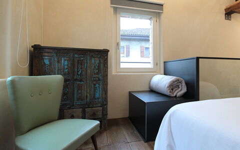 Design Loft, Romantic Retreat, Feltre: Væg, Indretning, Træ, Møbel, Etage, Gulvbelægning, Belysning, Soveværelse, Seng, Værelse