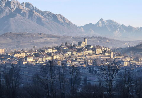 Design Loft, Romantic Retreat, Feltre: Bjergrige Landskabsformer, Bakke, Bjerg, Byområde, City, Stad, Boligområde, Tag, Landskab, Hill Station