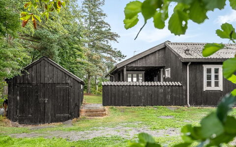 Githe - from the Sea: Græs, Græs-, Land Lot, Sommerhus, Landdistrikt, Eng, Garden Bygninger, Have, Skur