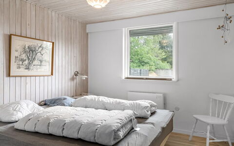 Johan - from the Sea: Møbel, Indretning, Gulvbelægning, Træ, Værelse, Loft, Etage, Bord, Cabinetry, Belysning