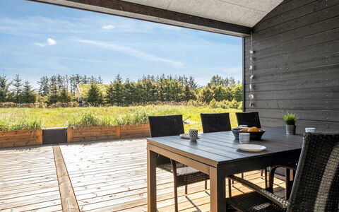Petri - 1Km from the Sea: Træ, Hjem, Veranda, Dæk, Hårdttræ, Tag, Bejdse, Trægulve, Eco Hotel
