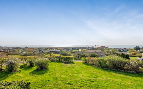 Minza - 150M from the Sea: Estate, Skygge, Indkørsel, Stuehus